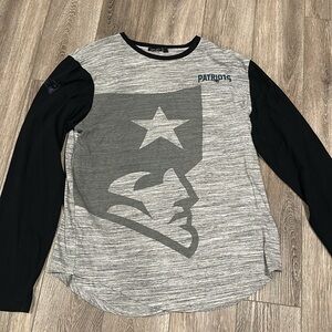 Men’s patriots long sleeve. Size XL. No visible stains or flaws